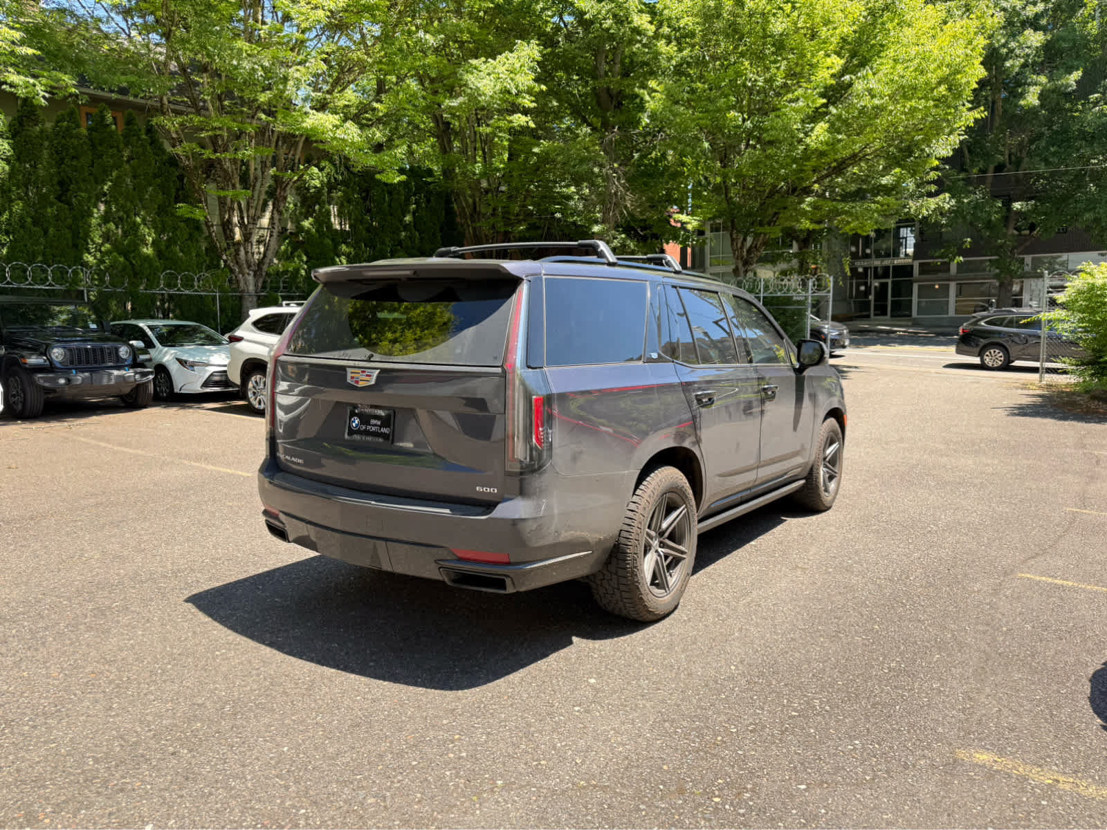 Used 2022 Cadillac Escalade Sport Platinum w/ Heavy-Duty Trailer Package AWD/4WD image 5