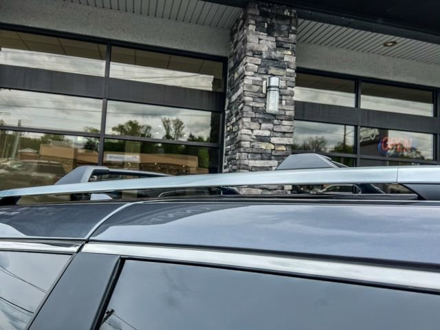 Used 2025 Toyota Sienna Limited image 12