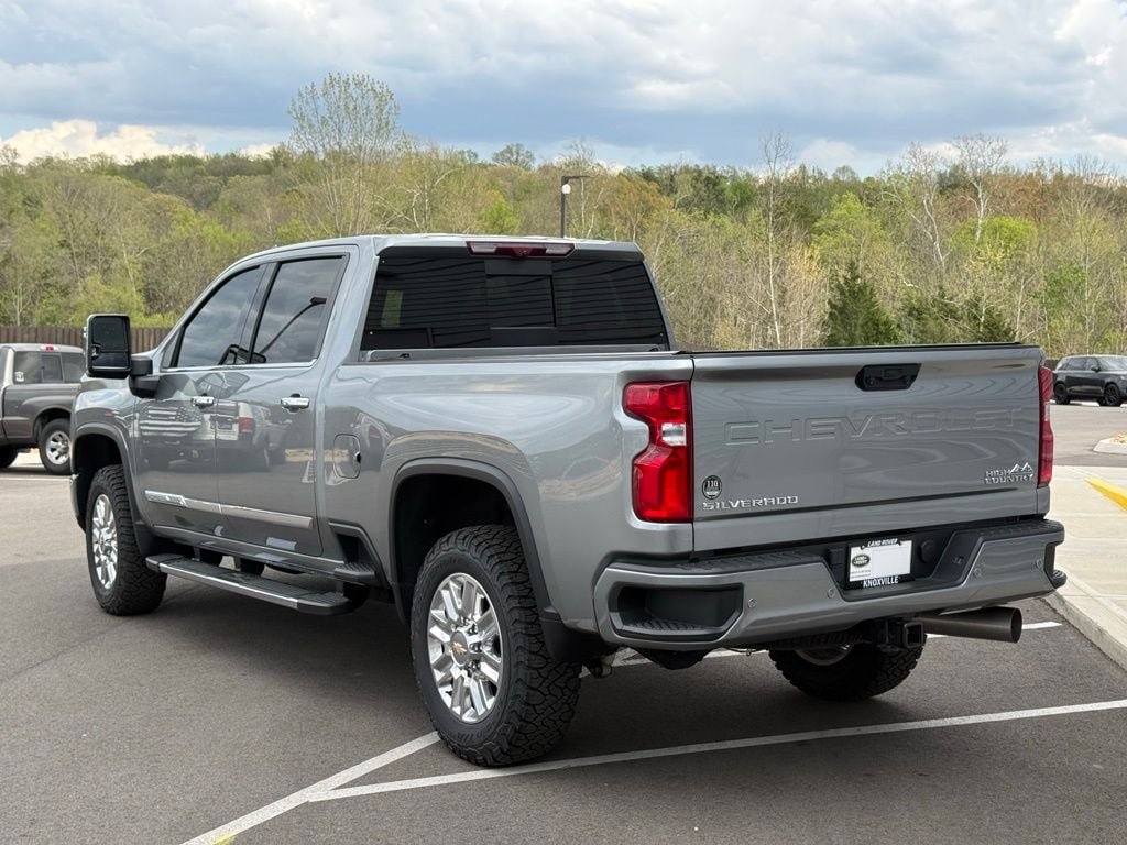 Used 2024 Chevrolet Silverado 2500 High Country w/ High Country Premium Package image 8
