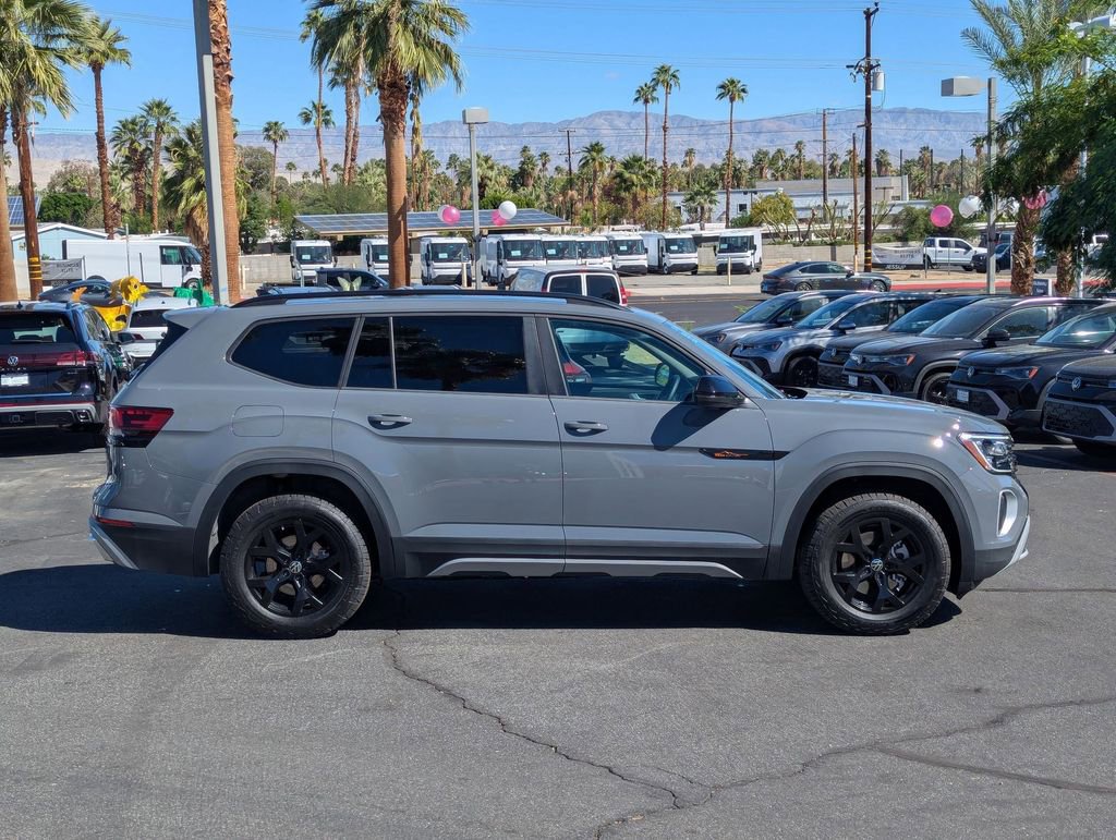 New 2026 Volkswagen Atlas Peak Edition image 2