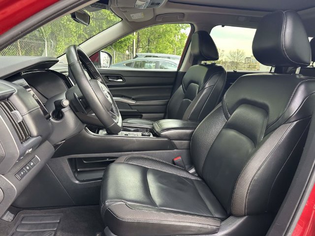 Used 2023 Nissan Pathfinder SL w/ SL Premium Package AWD/4WD image 17