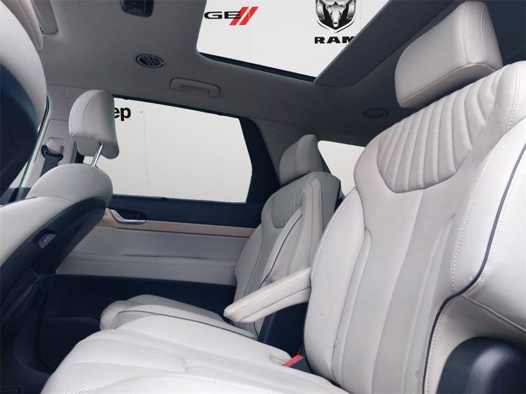 Used 2024 Hyundai Palisade Limited image 11