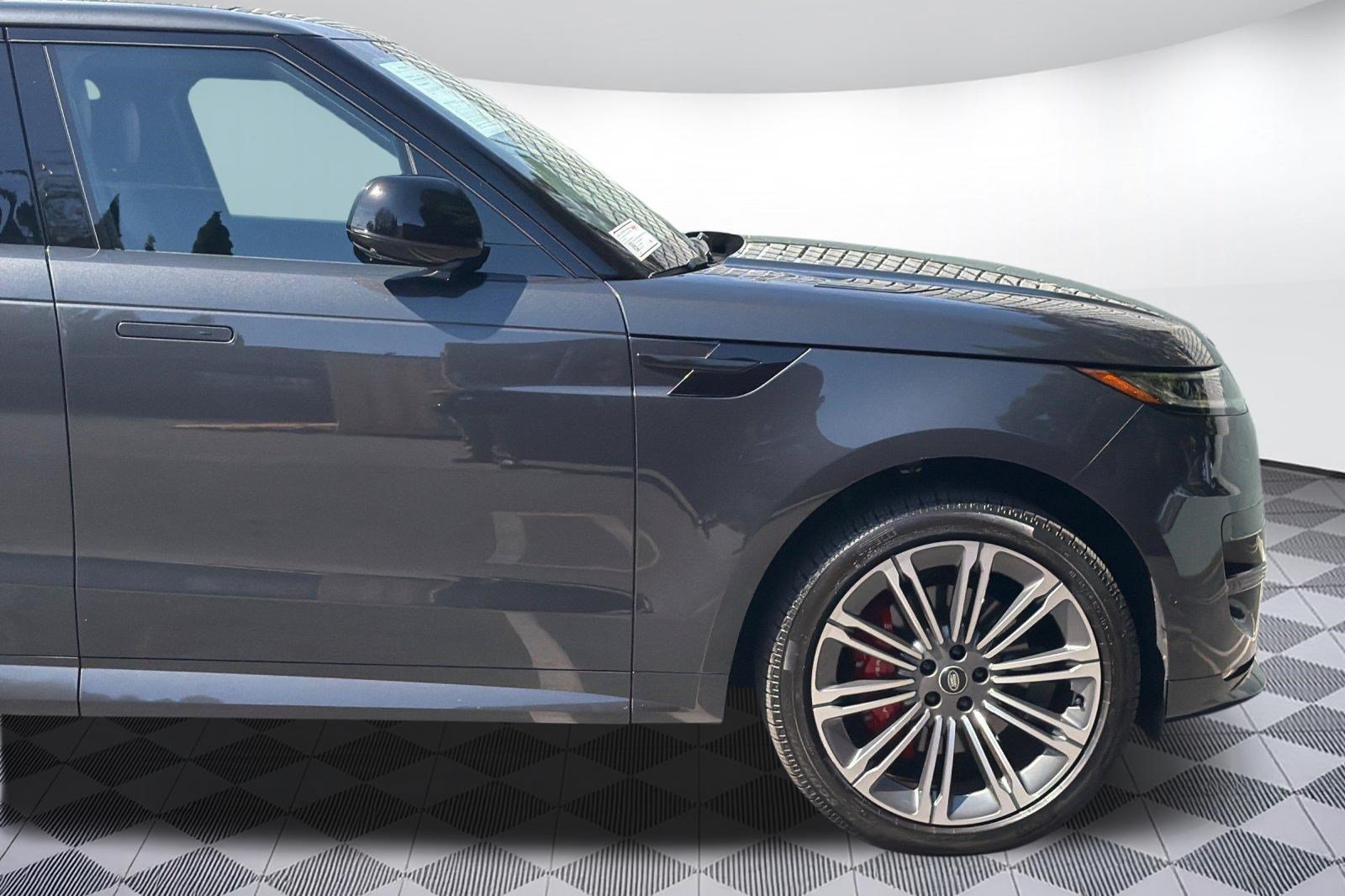 Used 2025 Land Rover Range Rover Sport Dynamic SE AWD/4WD image 36