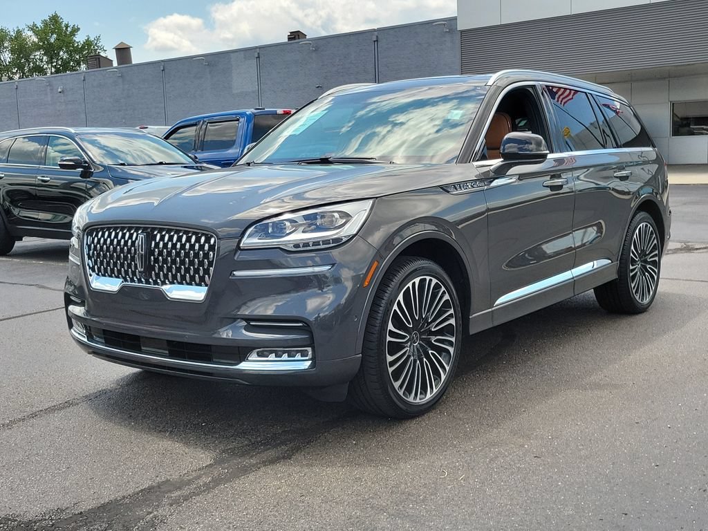 Certified 2024 Lincoln Aviator Black Label w/ Class IV Trailer Tow Package AWD/4WD image 8