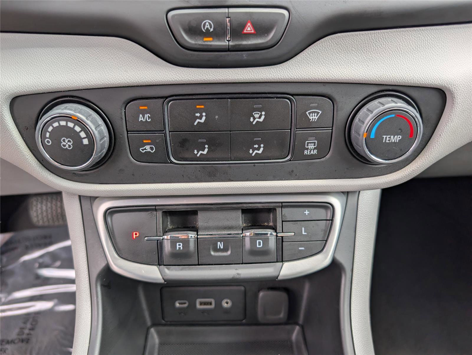 Used 2024 GMC Terrain SLE FWD image 16