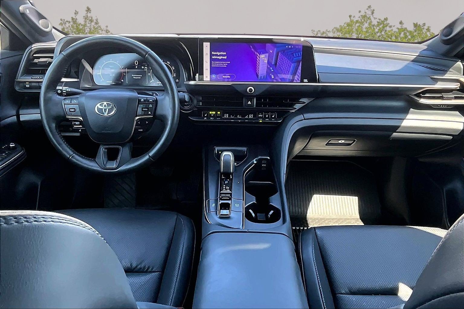 Used 2023 Toyota Crown Platinum image 16