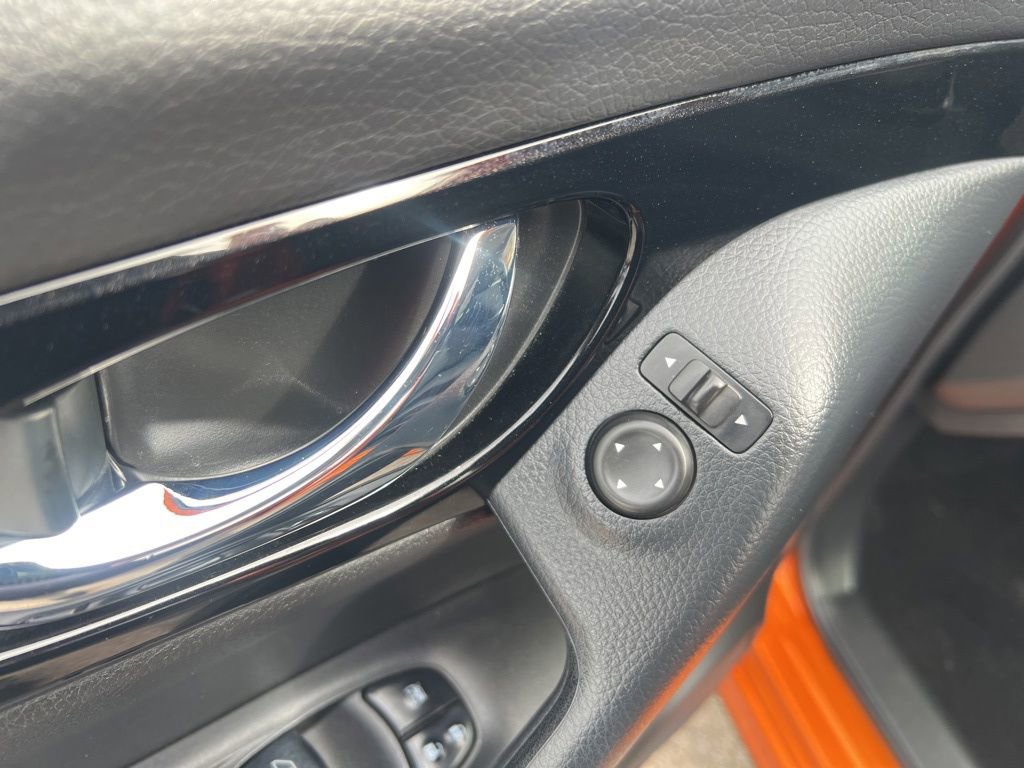 Used 2020 Nissan Rogue Sport SV w/ All-Weather Package image 51