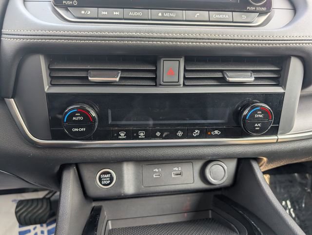 Used 2023 Nissan Rogue SV image 14