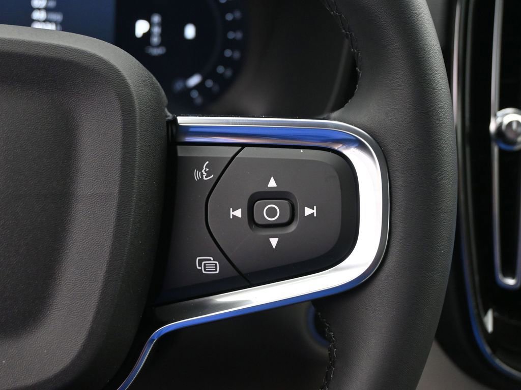 New 2026 Volvo XC40 B5 Ultra w/ Protection Package Premier image 10