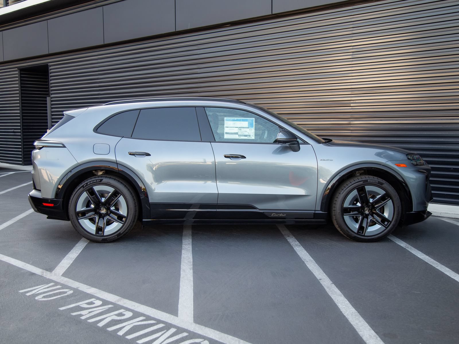 New 2026 Porsche Cayenne Turbo AWD/4WD image 8
