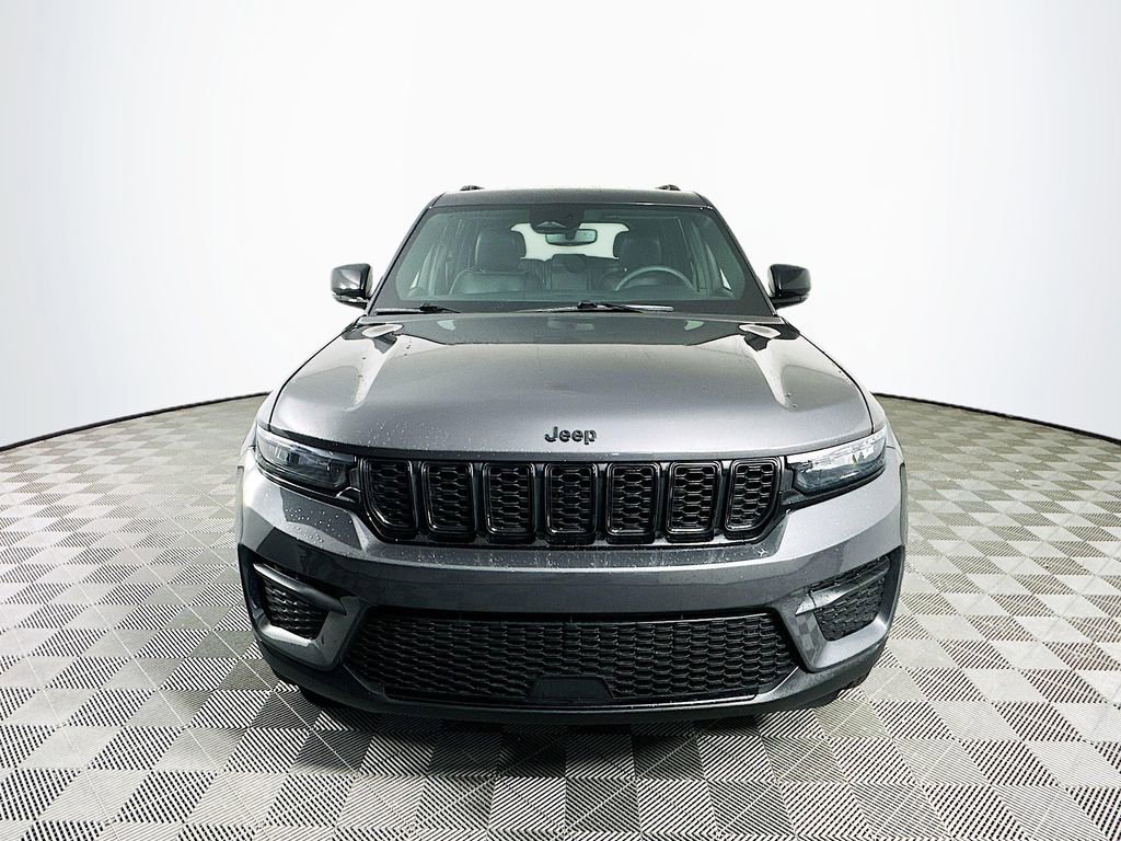 Certified 2024 Jeep Grand Cherokee Altitude image 4