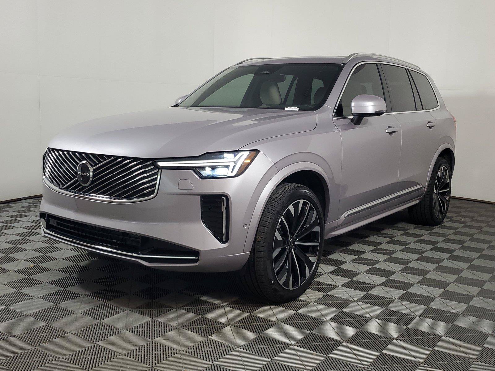 Certified 2026 Volvo XC90 B6 Plus w/ Protection Package Premier AWD/4WD image 3