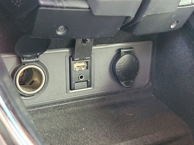 Used 2013 Toyota Avalon Limited image 29