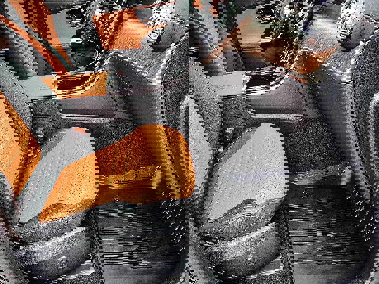 Used 2025 Mercedes-Benz GLC 300 4MATIC image 38