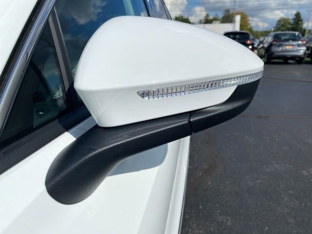Used 2025 Volkswagen Tiguan S AWD/4WD image 8