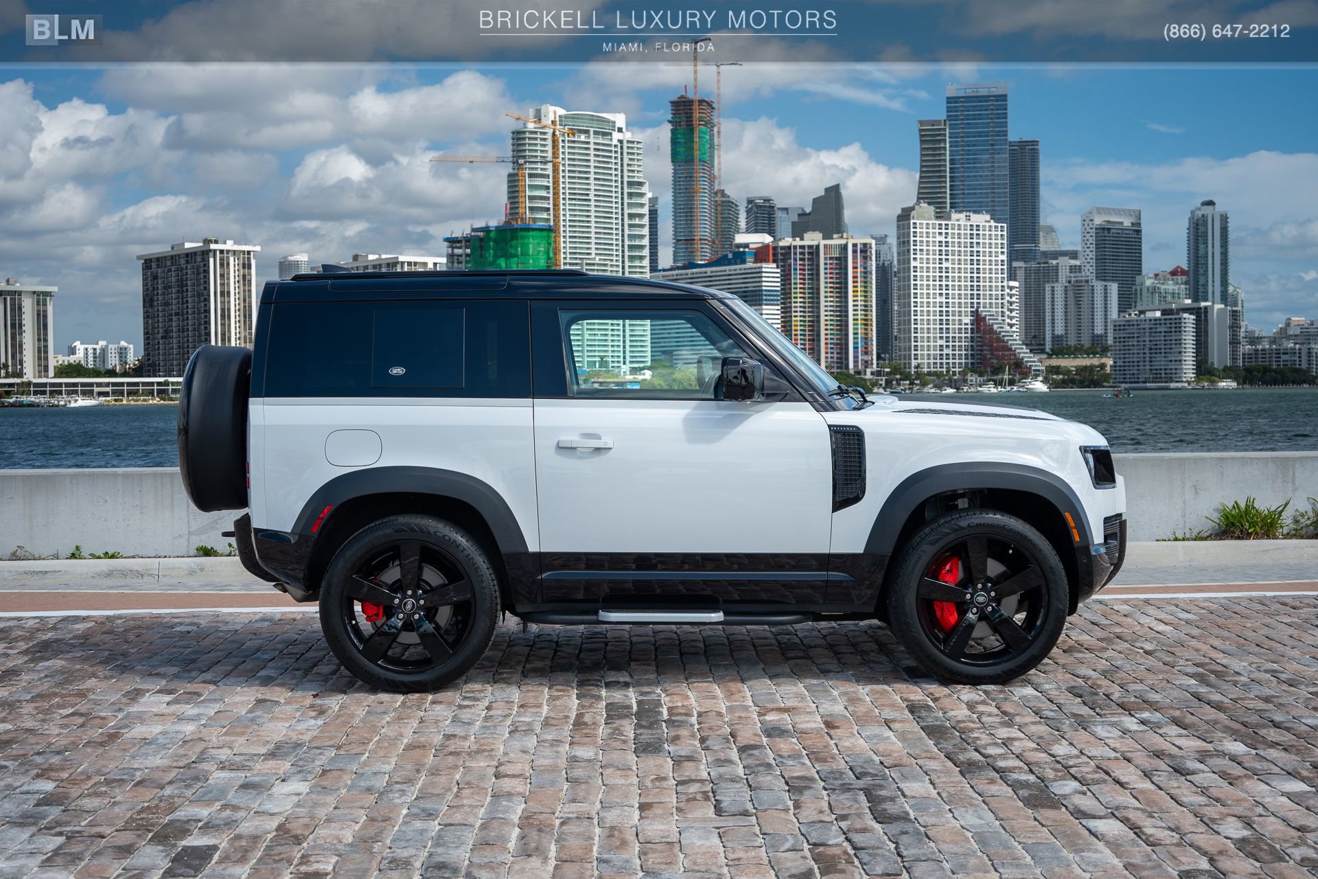 Used 2022 Land Rover Defender 90 X-Dynamic HSE image 13