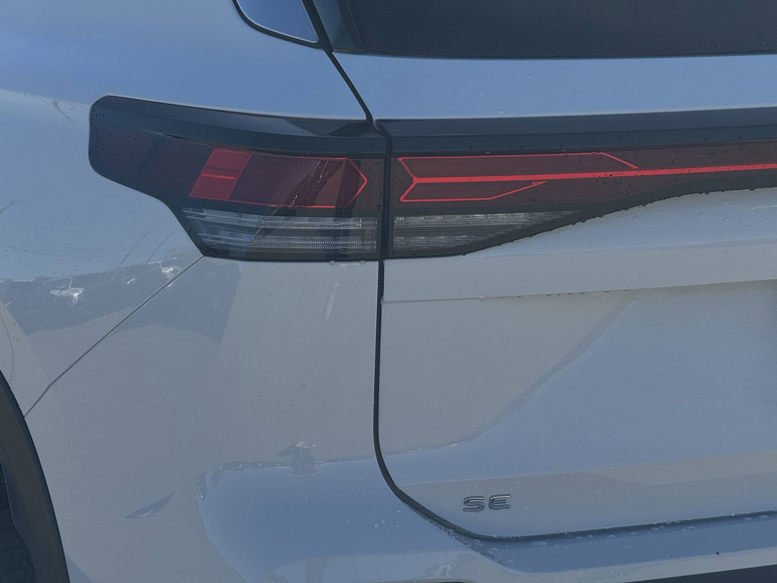 Used 2025 Volkswagen Tiguan SE image 11