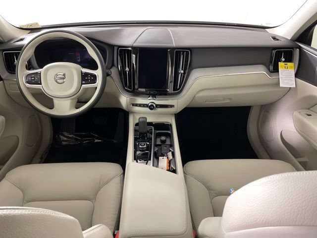 Certified 2025 Volvo XC60 T8 Plus w/ Protection Package Premier AWD/4WD image 44