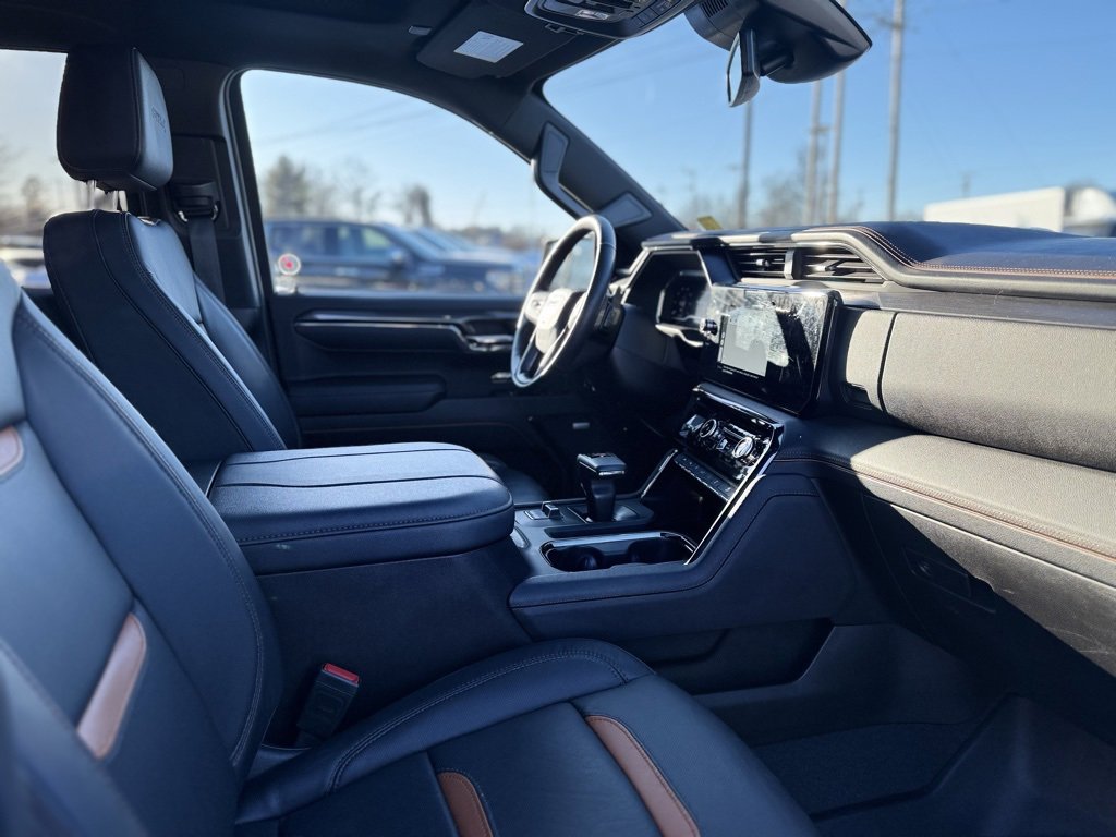 Used 2024 GMC Sierra 1500 AT4 w/ AT4 Premium Package image 10