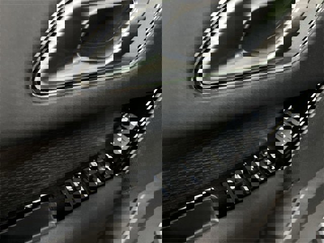 Used 2024 Land Rover Range Rover Velar Dynamic SE image 24