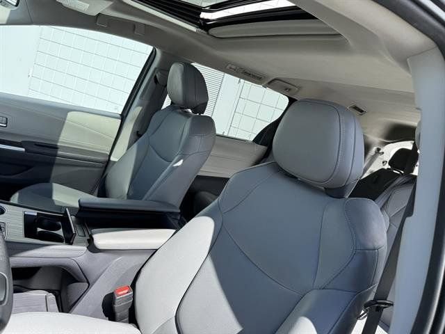 Used 2024 Toyota Sienna XLE image 16