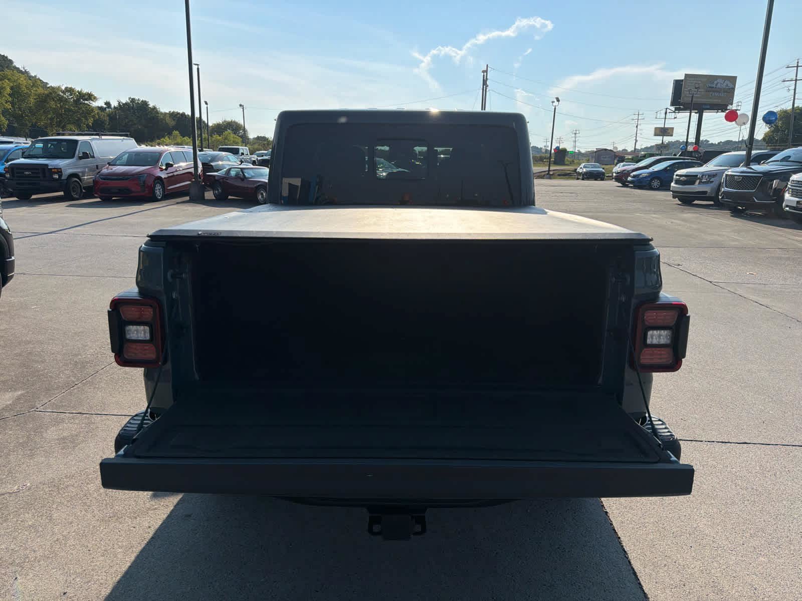 Used 2025 Jeep Gladiator Mojave w/ Steel Bumper Group AWD/4WD image 8