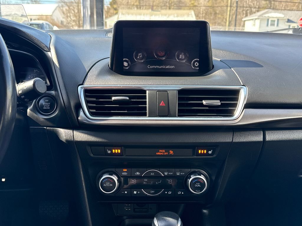 Used 2018 MAZDA MAZDA3 Grand Touring image 18