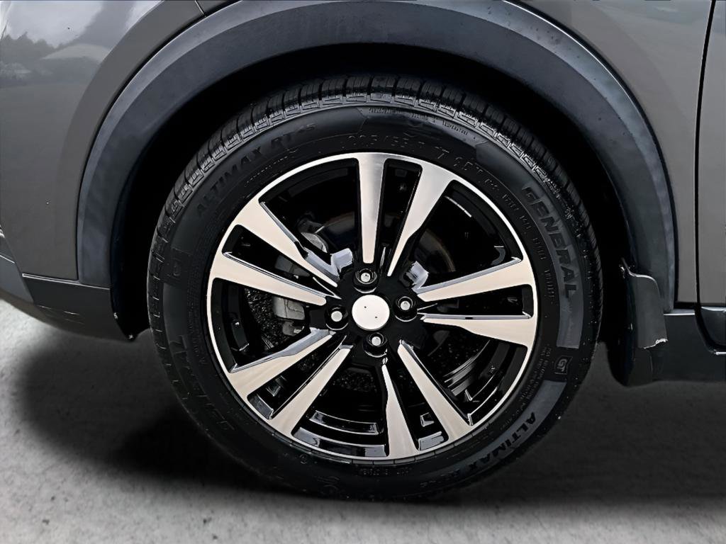 Used 2019 Nissan Kicks SR w/ SR Premium Package image 11