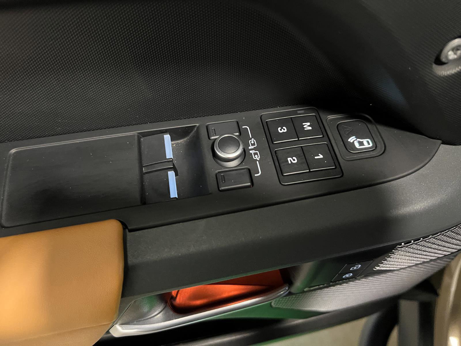 Used 2023 Land Rover Defender 90 X image 26