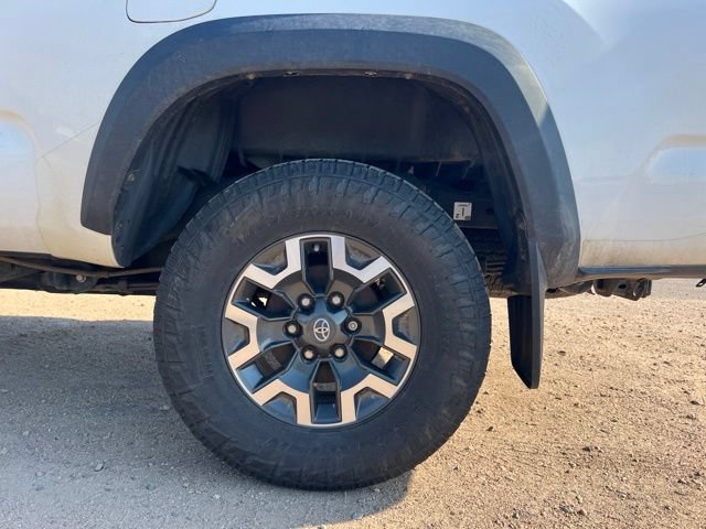 Used 2019 Toyota Tacoma TRD Off-Road AWD/4WD image 12