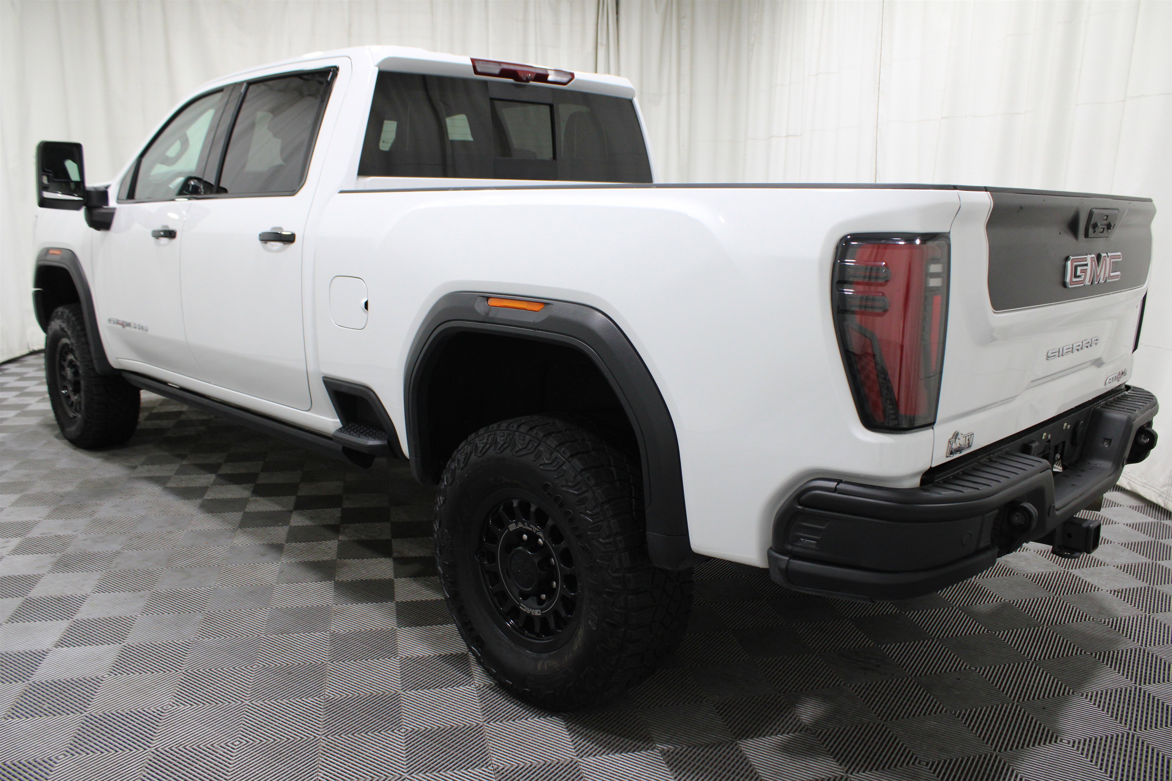 Used 2025 GMC Sierra 2500 AT4X w/ AT4X AEV Edition image 47