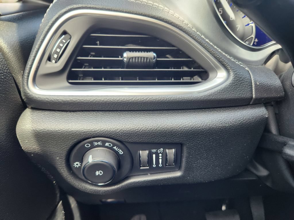 New 2026 Chrysler Pacifica Limited AWD/4WD image 23