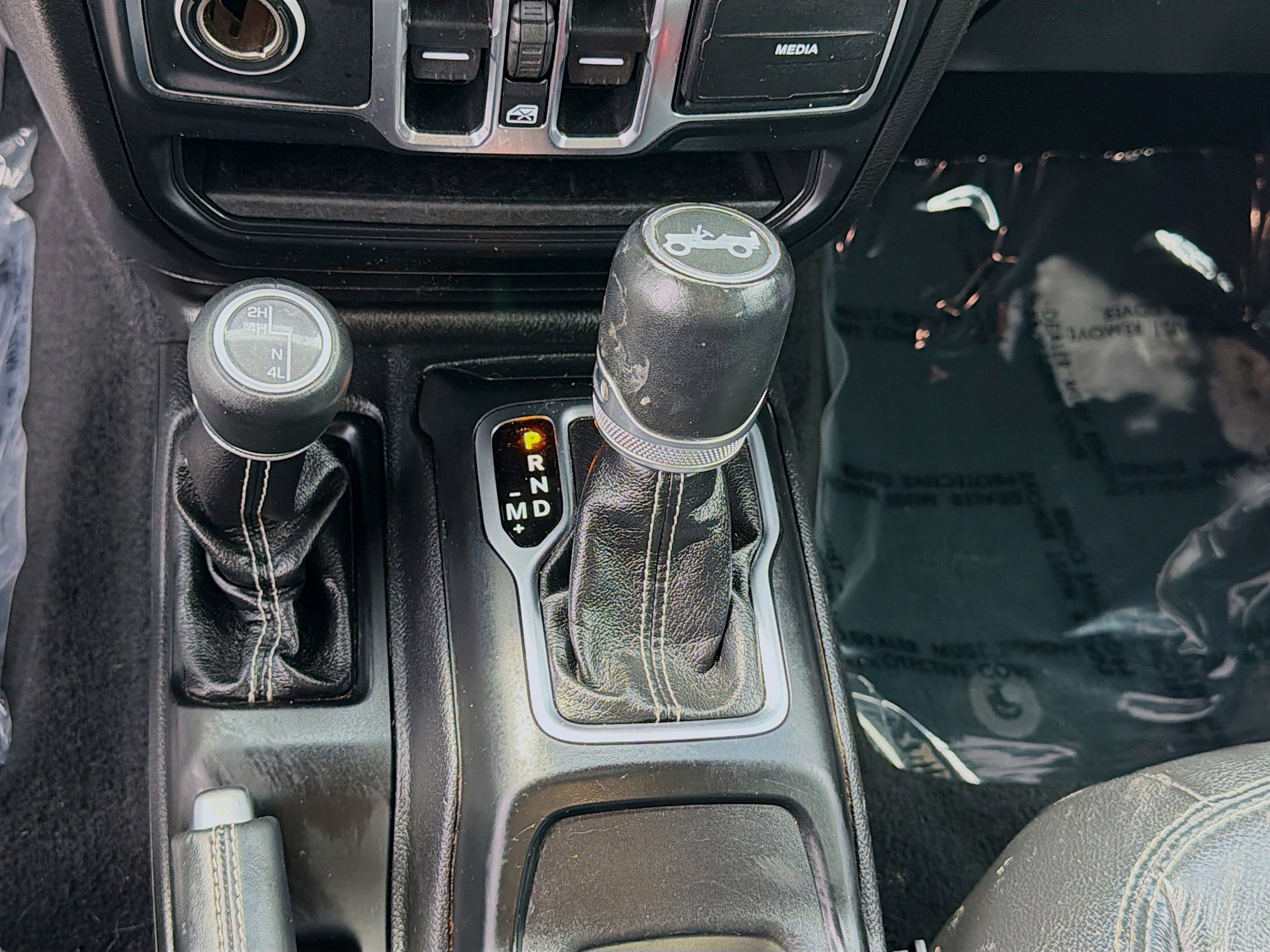 Used 2019 Jeep Wrangler Unlimited Sahara AWD/4WD image 16