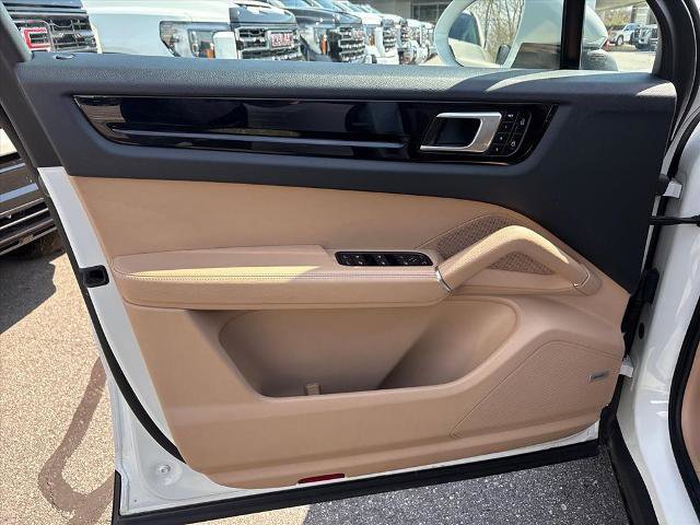 Used 2020 Porsche Cayenne image 21