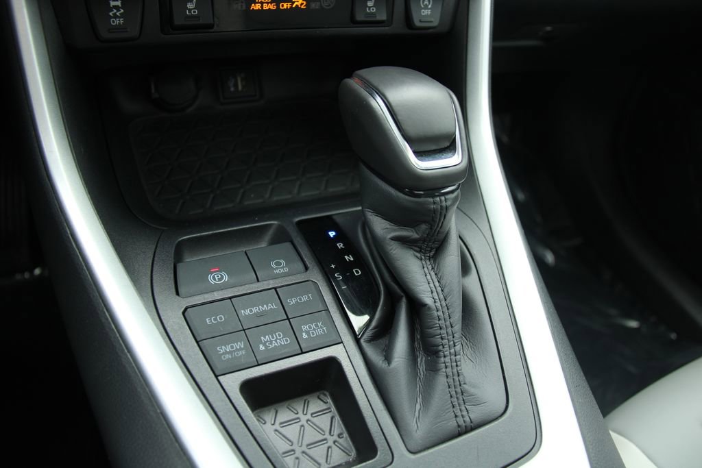 Used 2025 Toyota RAV4 XLE Premium image 22