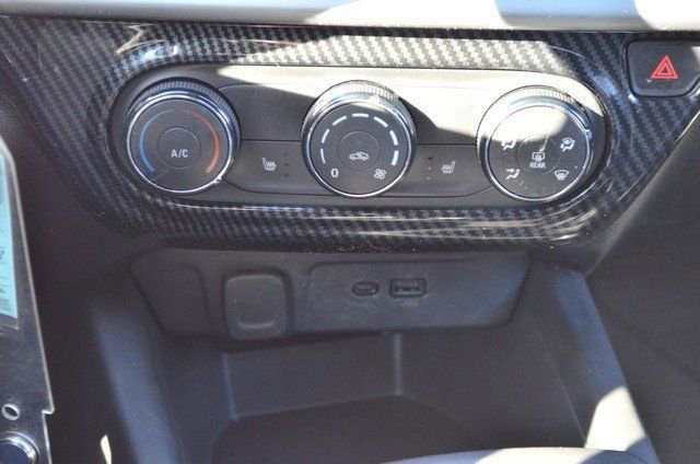 Used 2024 Chevrolet Trax RS image 28