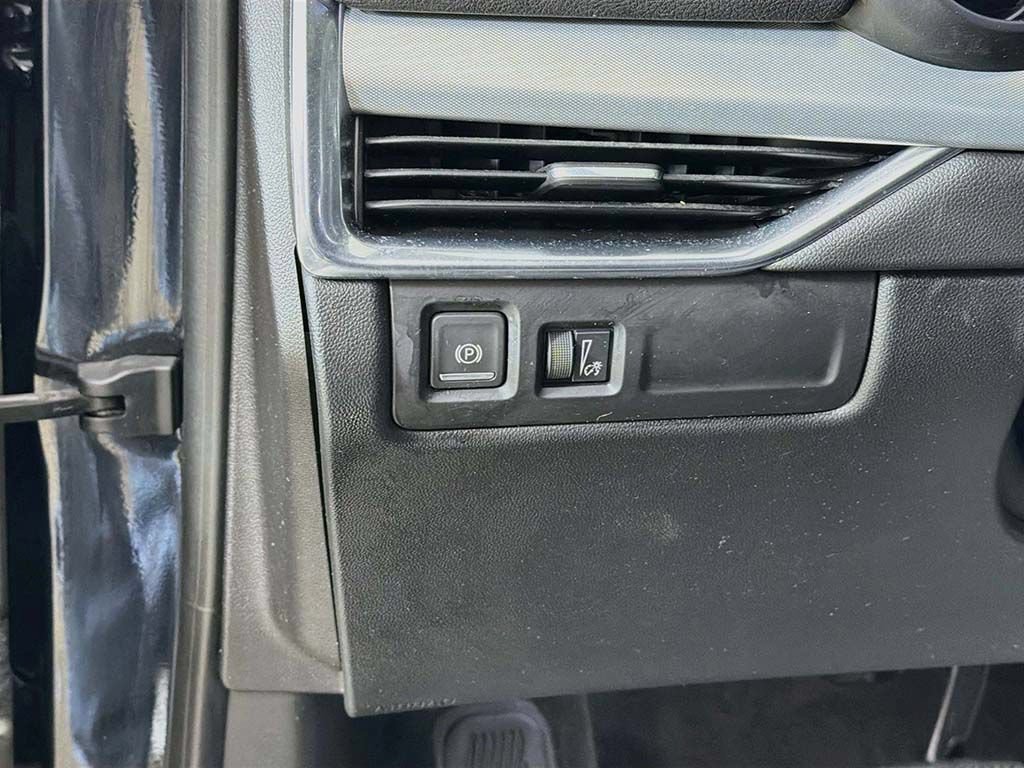 Used 2019 Cadillac XT4 Premium Luxury FWD image 31