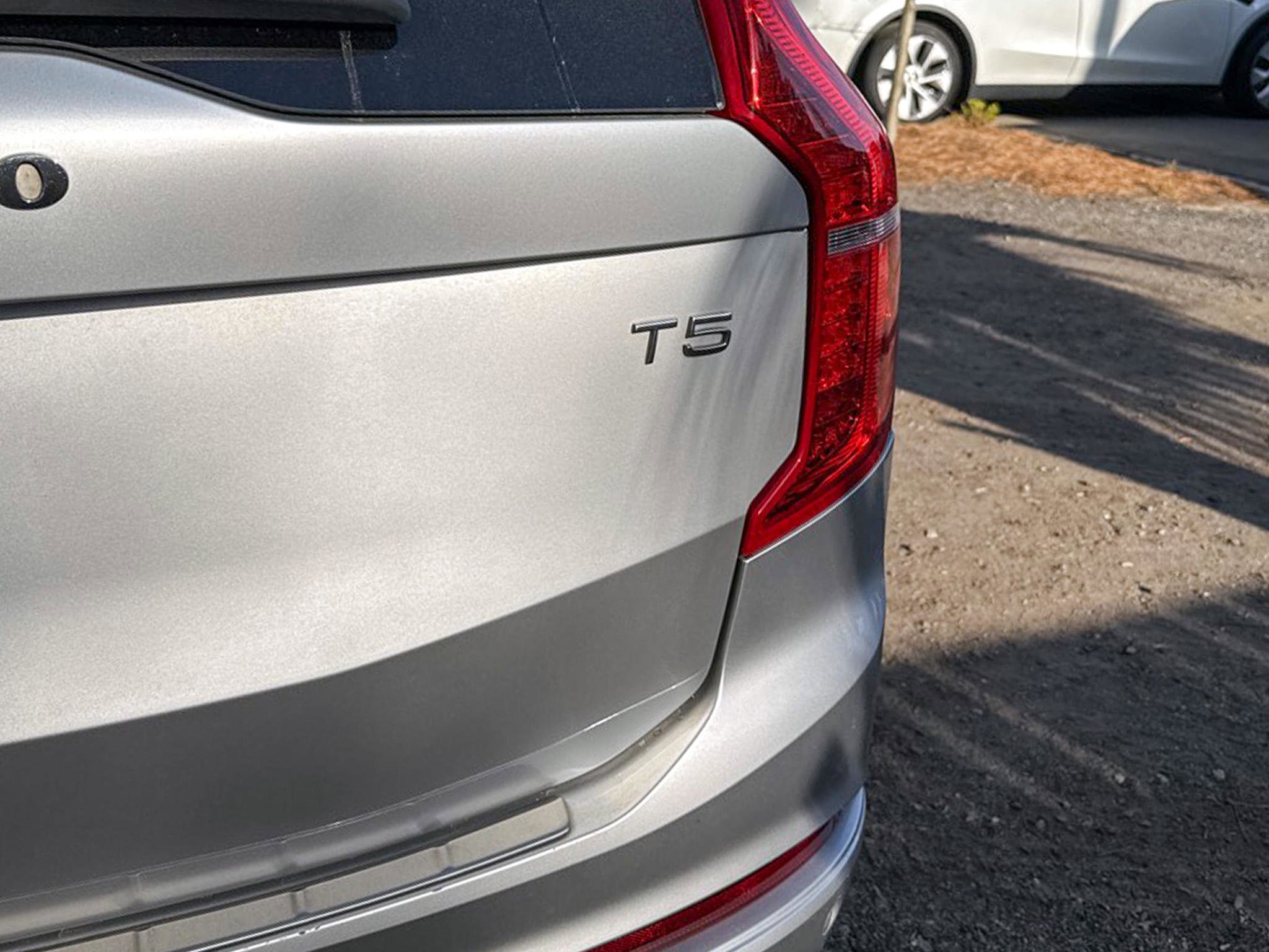 Used 2019 Volvo XC90 T5 Momentum w/ Advanced Package image 10