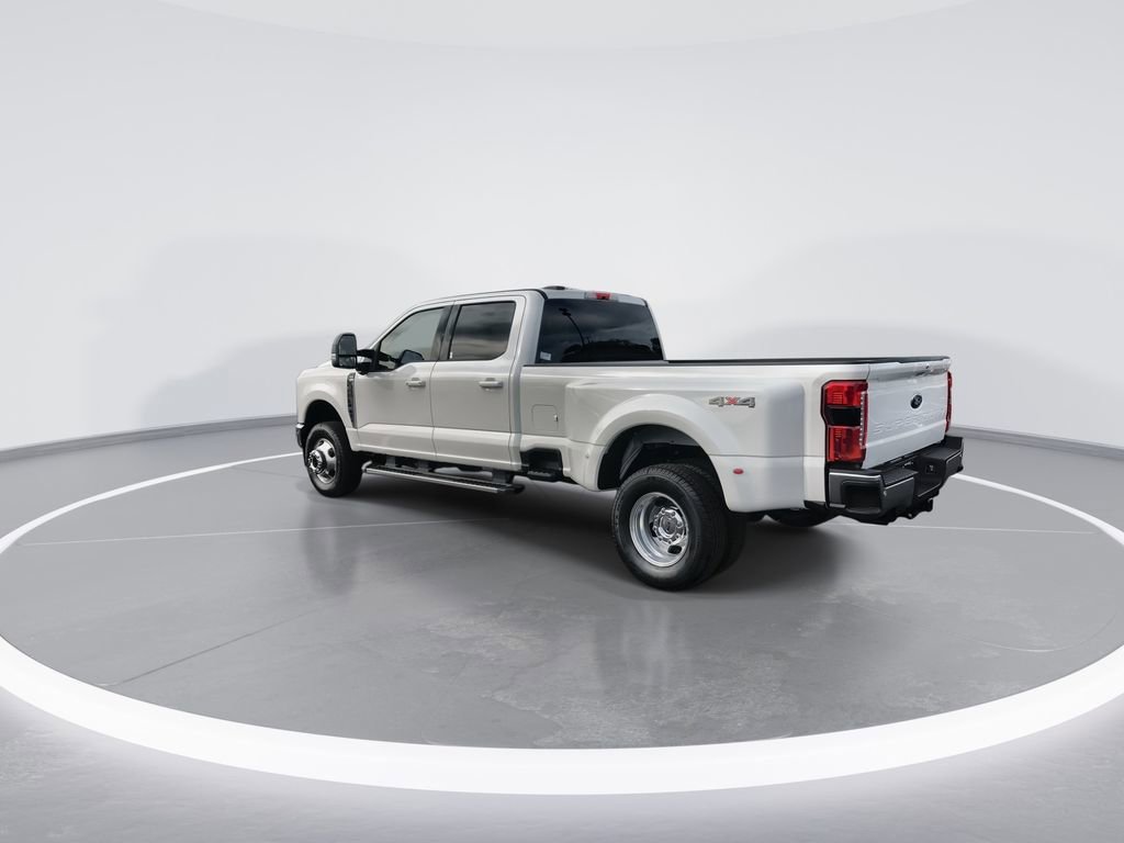 Used 2026 Ford F350 Lariat AWD/4WD image 6