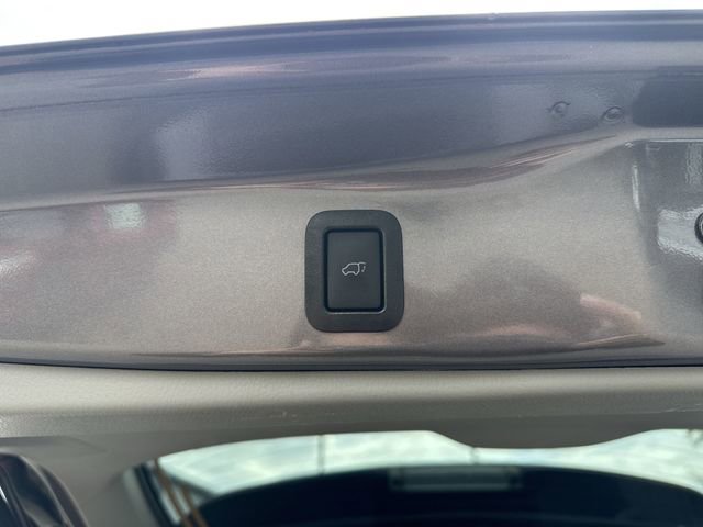 Used 2019 Toyota Highlander XLE FWD image 13