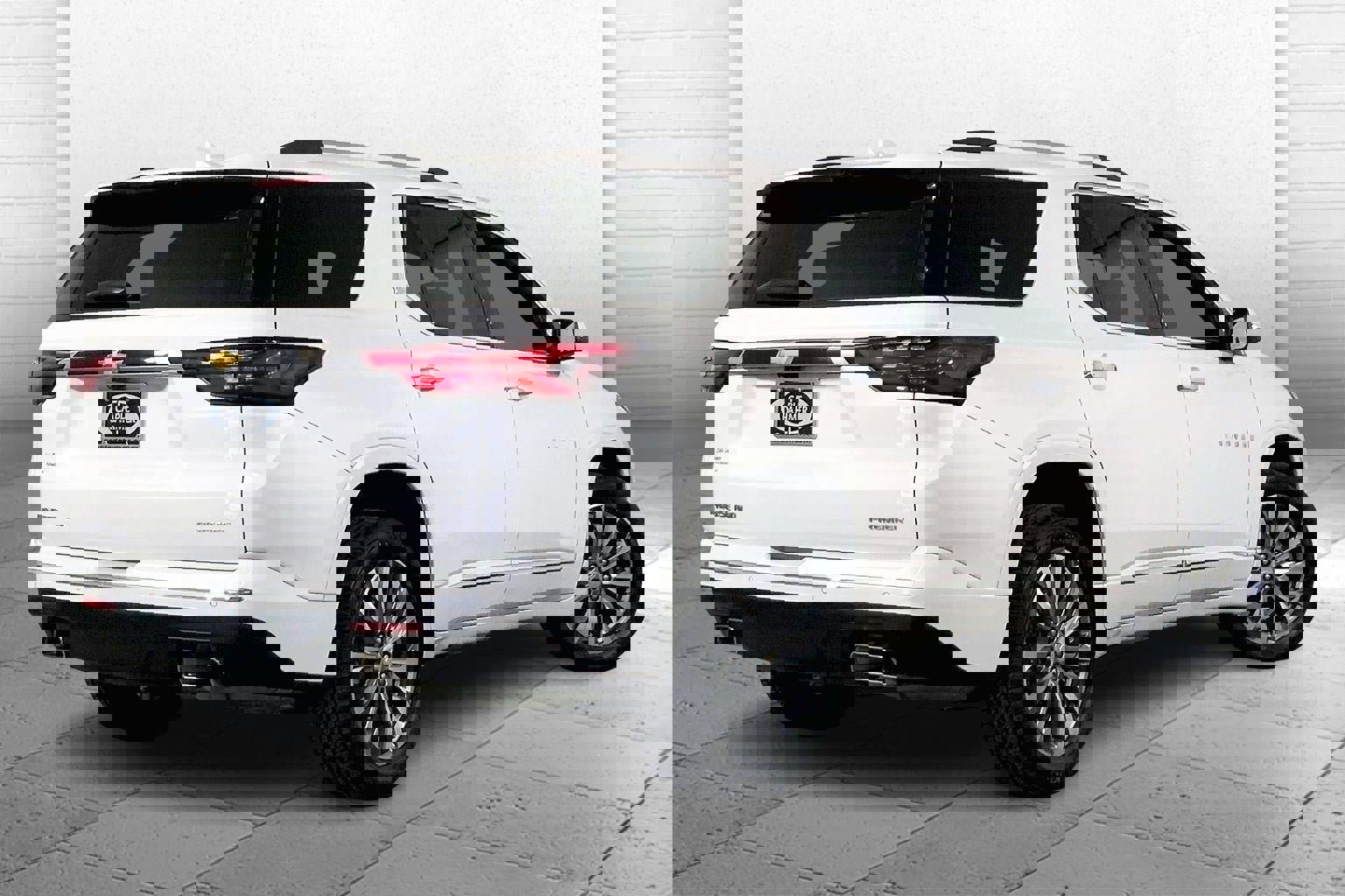 Used 2023 Chevrolet Traverse Premier image 13