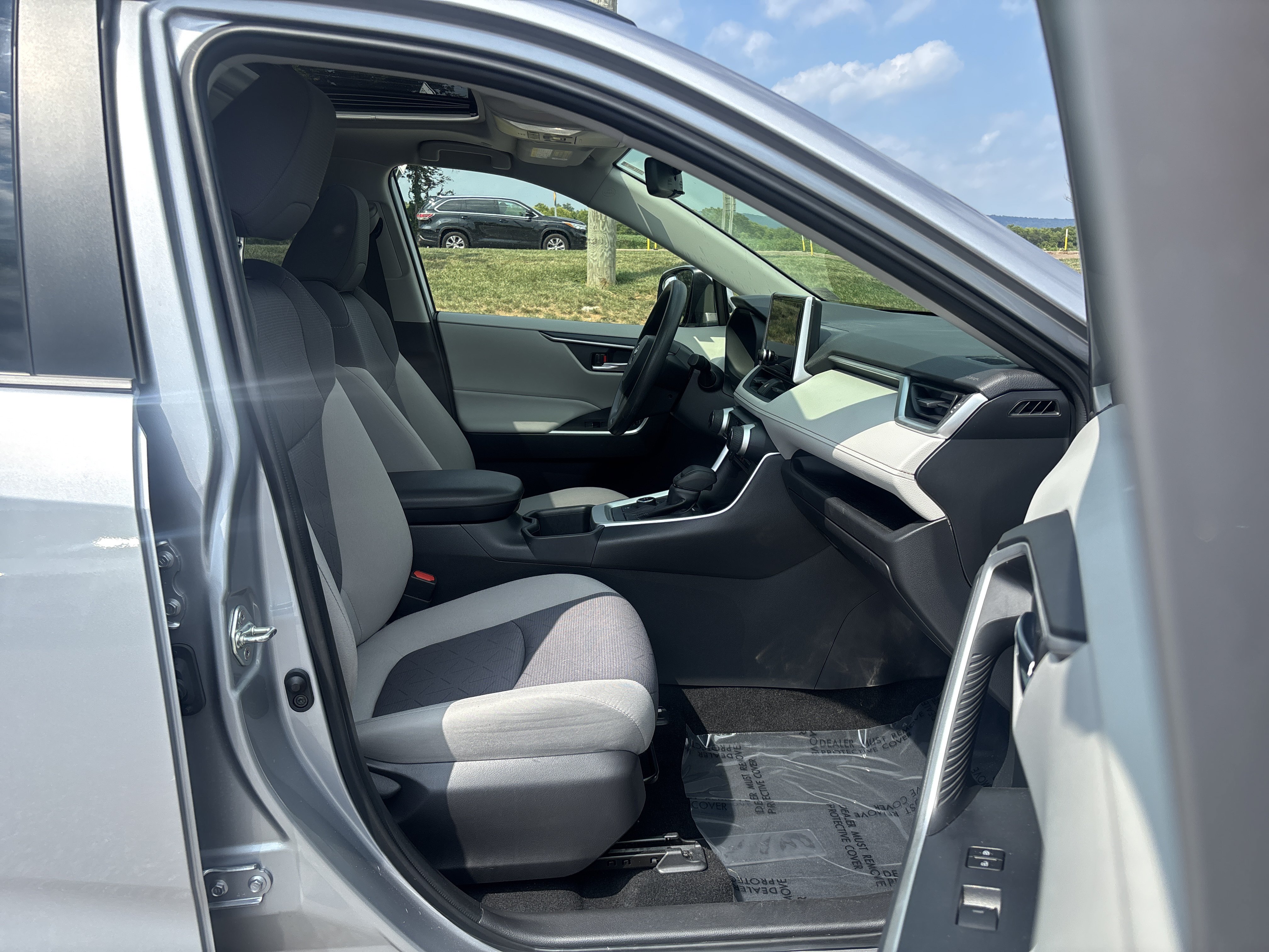 Used 2023 Toyota RAV4 XLE w/ Convenience Package AWD/4WD image 24