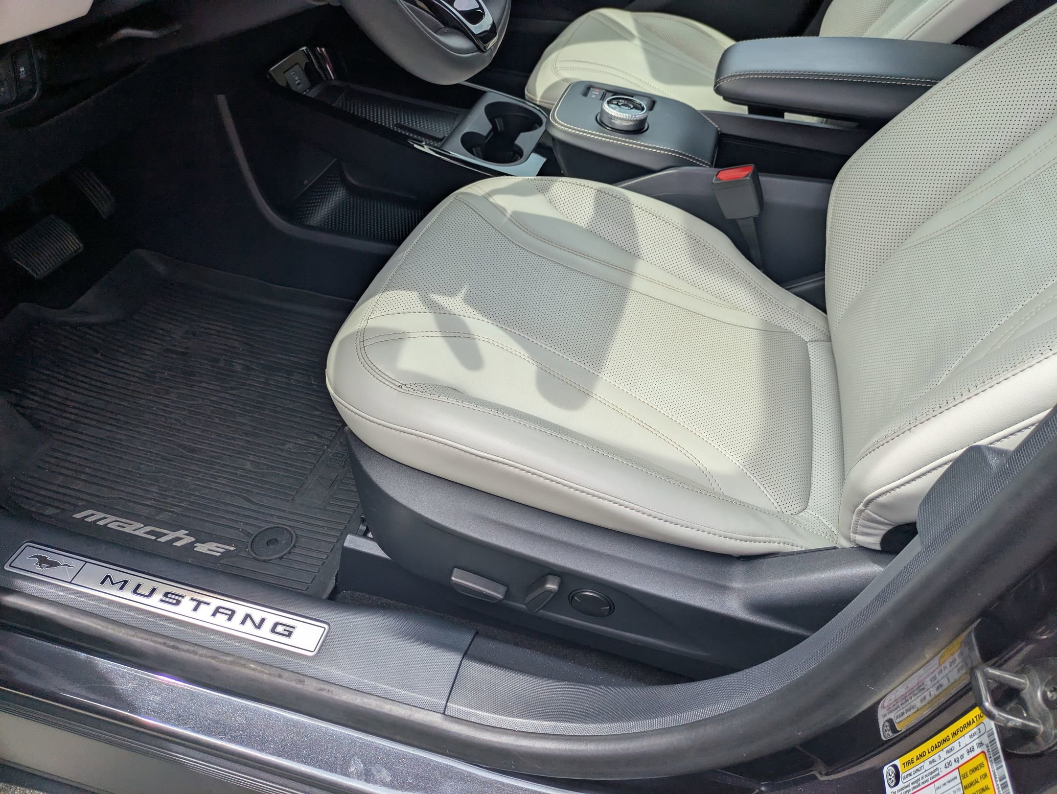 Certified 2022 Ford Mustang Mach-E Premium AWD/4WD image 13