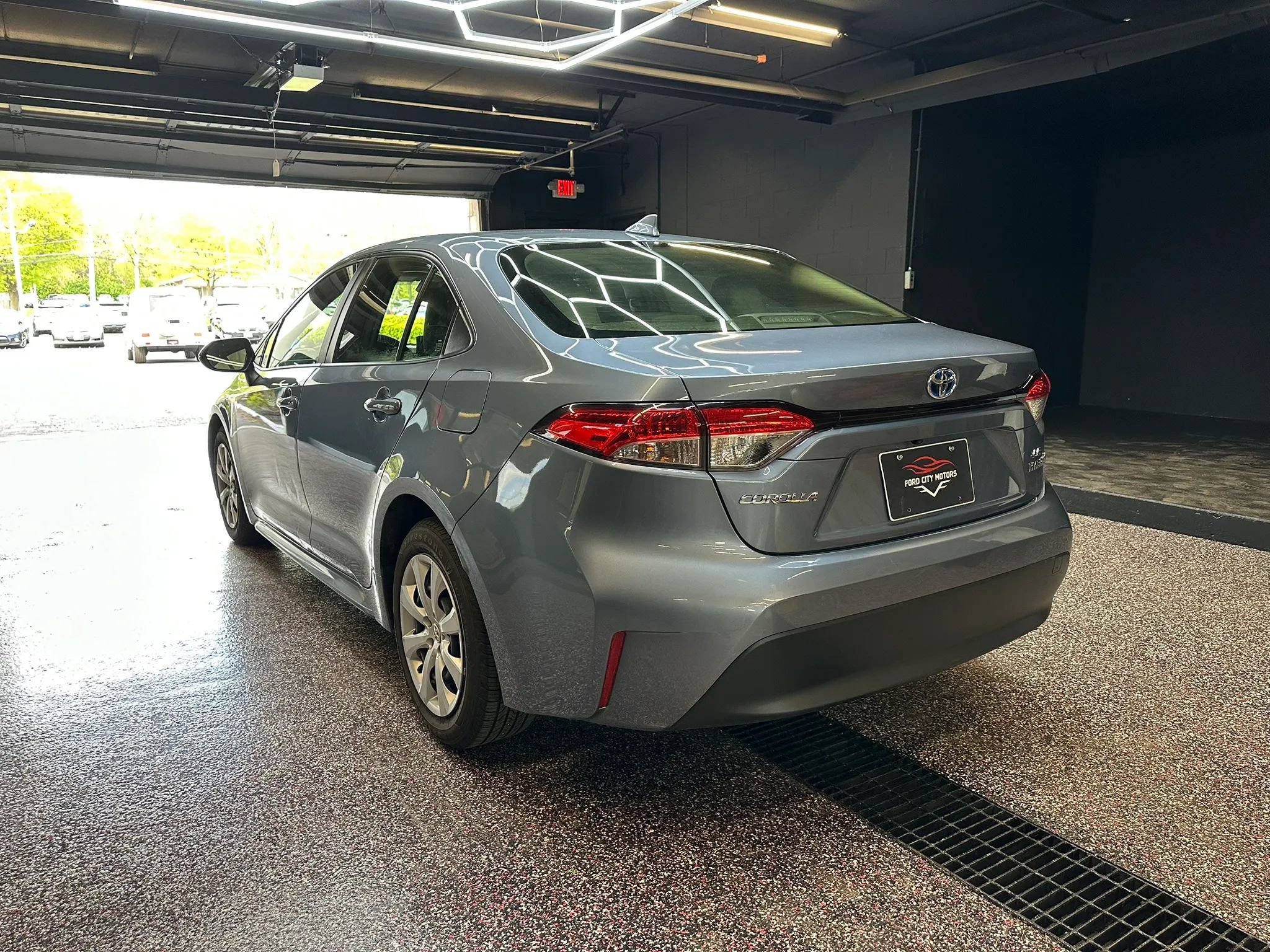 Used 2023 Toyota Corolla LE FWD image 5