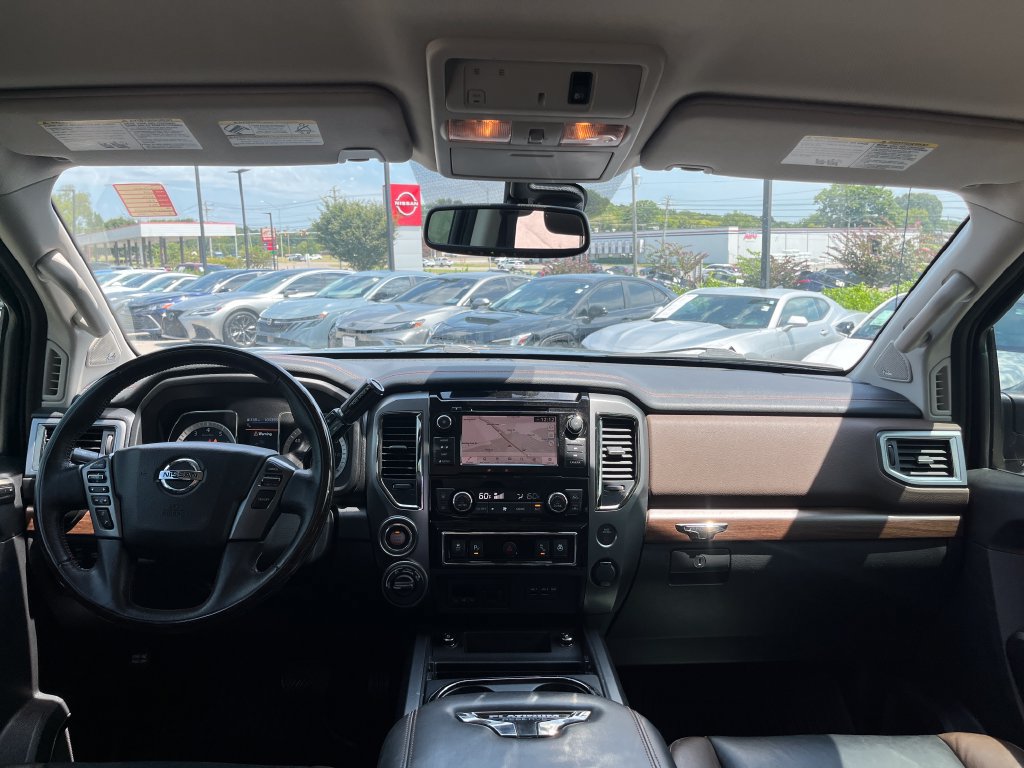 Used 2019 Nissan Titan Platinum Reserve AWD/4WD image 22