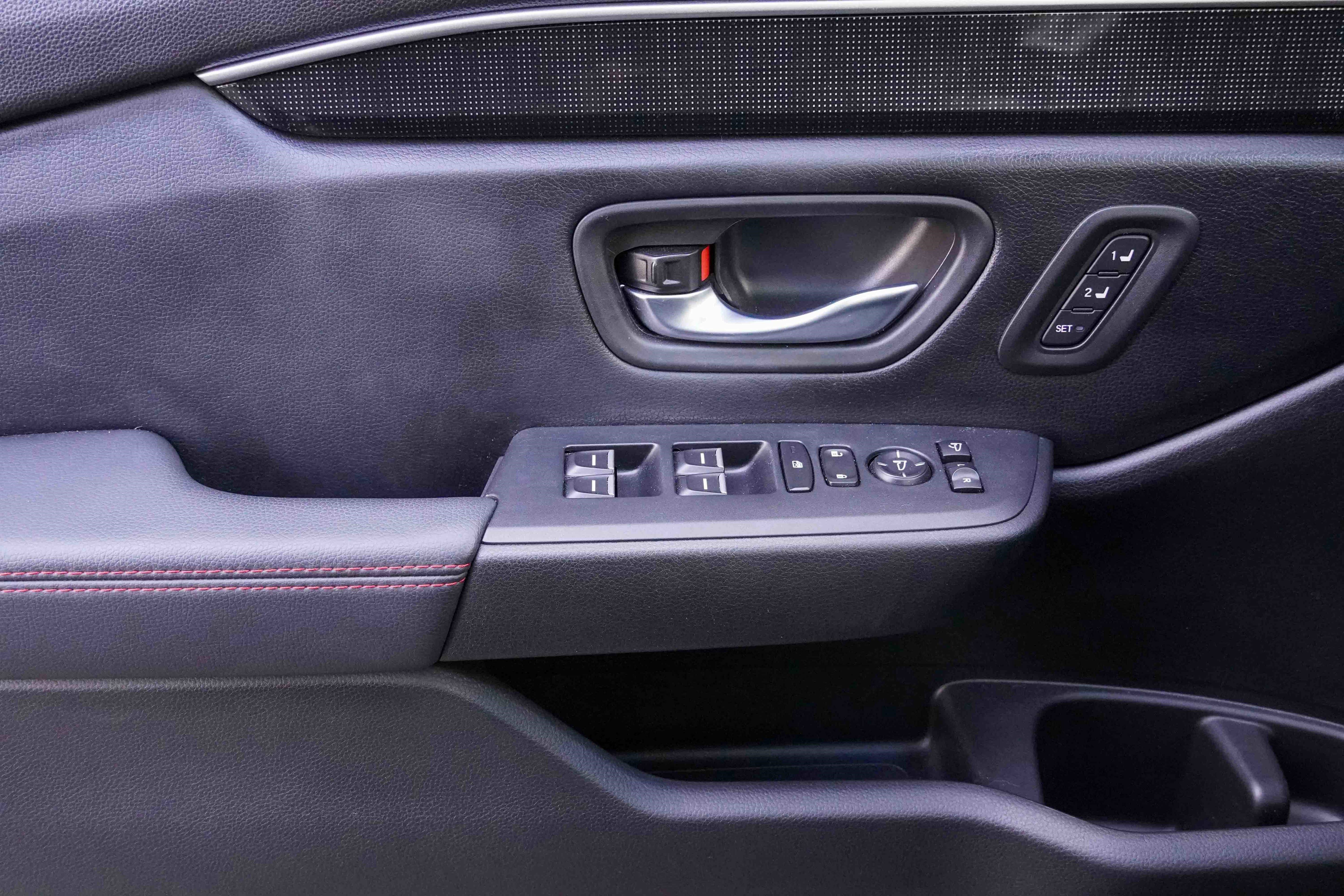 Used 2025 Honda Pilot Black Edition image 15