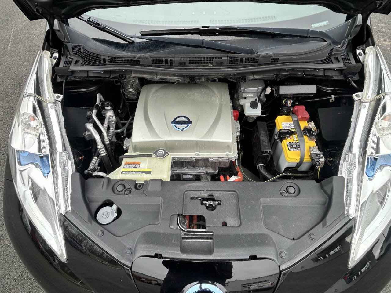 Used 2015 Nissan Leaf SL w/ Premium Package image 28