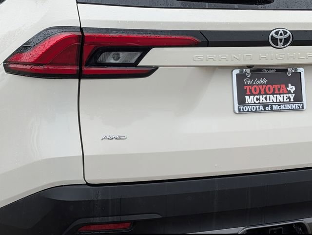 Used 2024 Toyota Grand Highlander AWD image 7