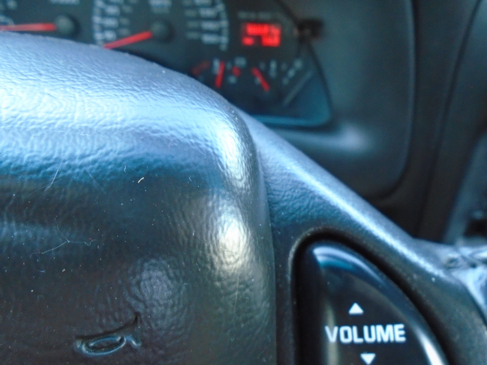 Used 2002 Chevrolet Camaro Z28 RWD image 12