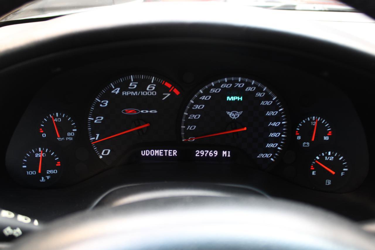 Used 2002 Chevrolet Corvette Z06 w/ Memory Pkg RWD image 11